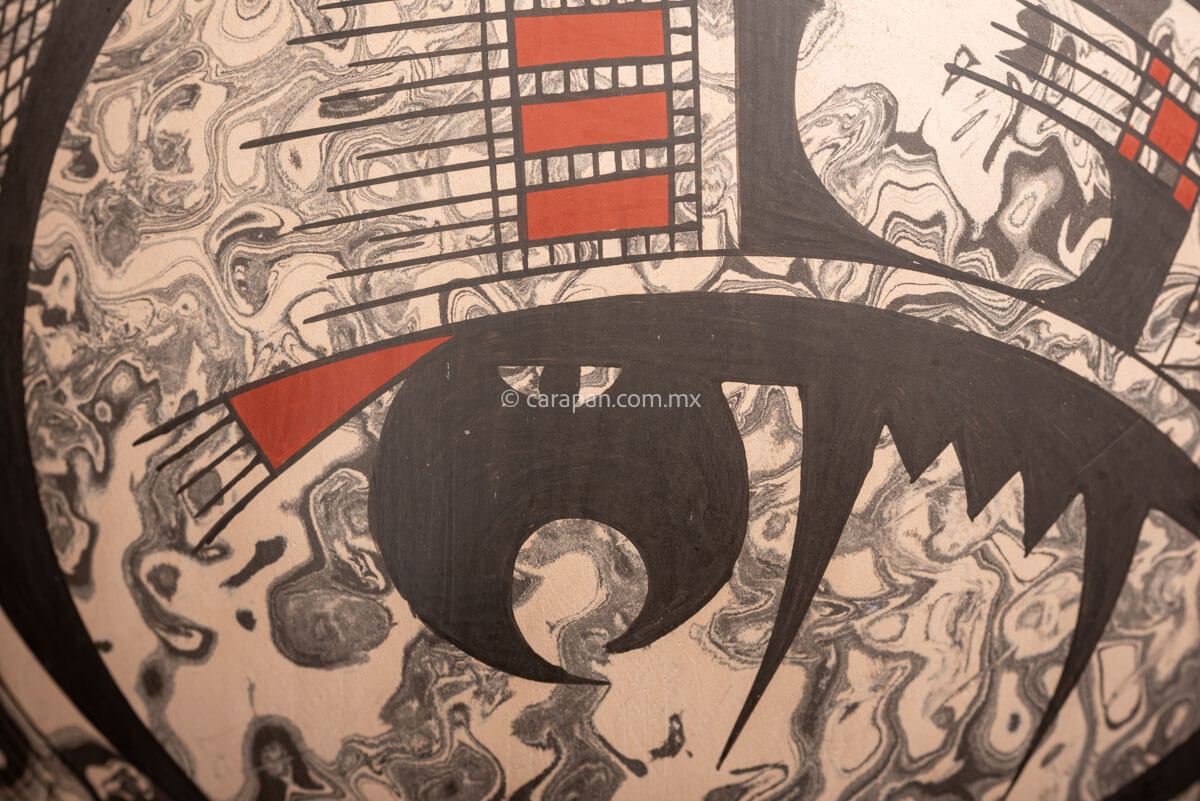 Mata Ortiz Marbled Pot Decorated with Geometric Patterns Detail