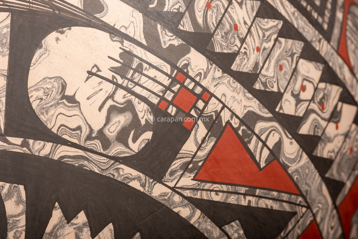Mata Ortiz Marbled Pot Decorated with Geometric Patterns Detail