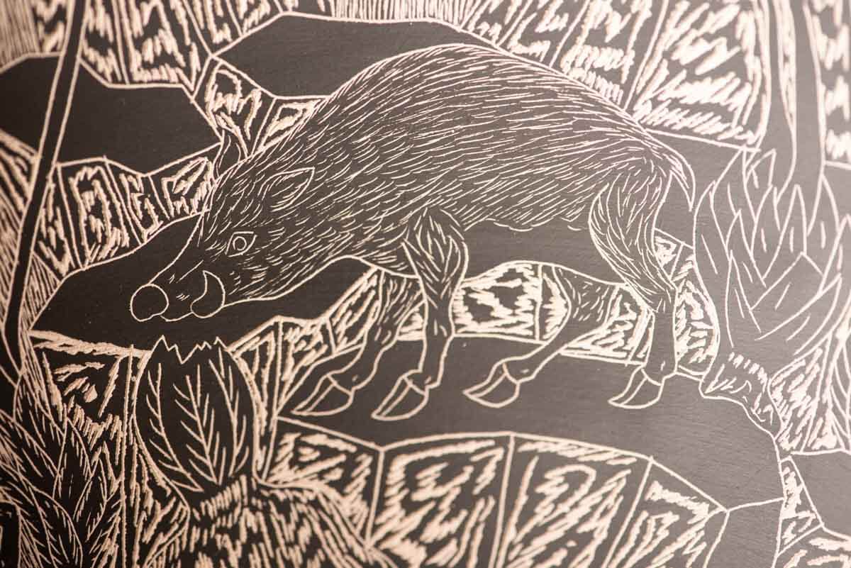Mata Ortiz Ceramic pot with sgraffito technique