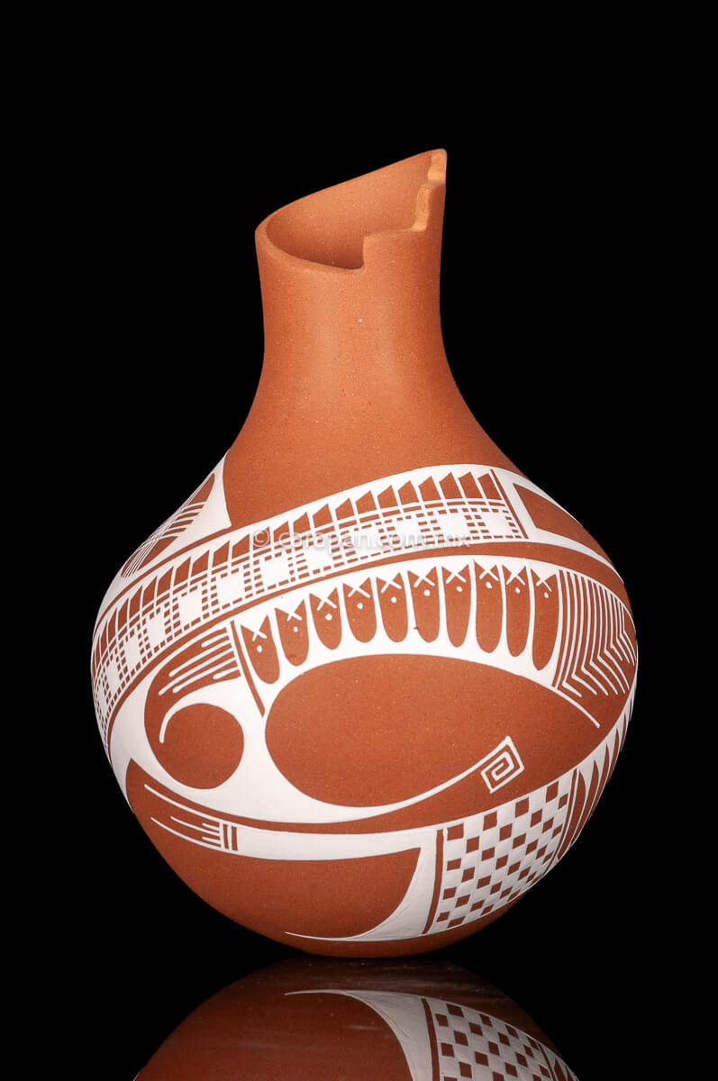 Orange Pot decorated with beige patterns