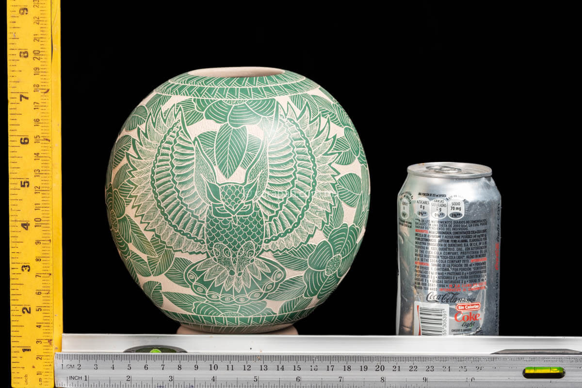 Mata Ortiz  Beige Pot With Teal Owl  Rulers