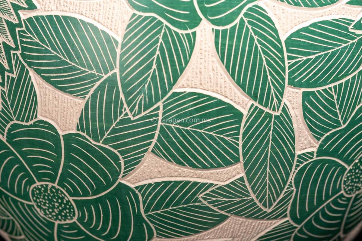 Mata Ortiz  Beige Pot With Teal Owl