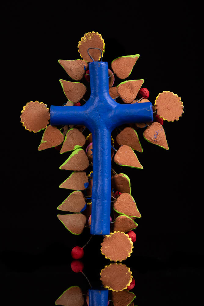 Clay-flowery-cross-metepec-pottery
