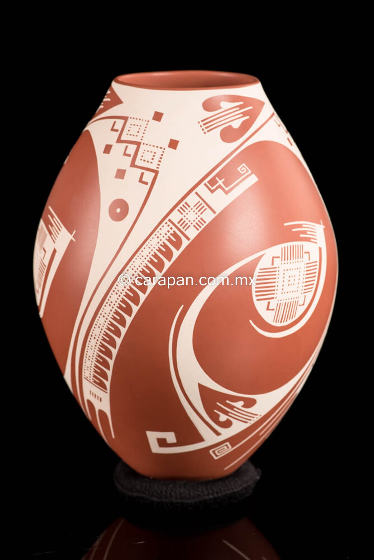 Mata-Ortiz-ceramic-pot-beige-orange-Tavo-Silveira-
