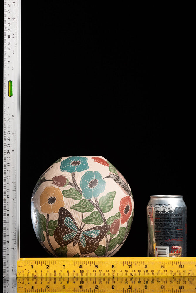 Mata-ortiz-pot-with-flowers-and-birds