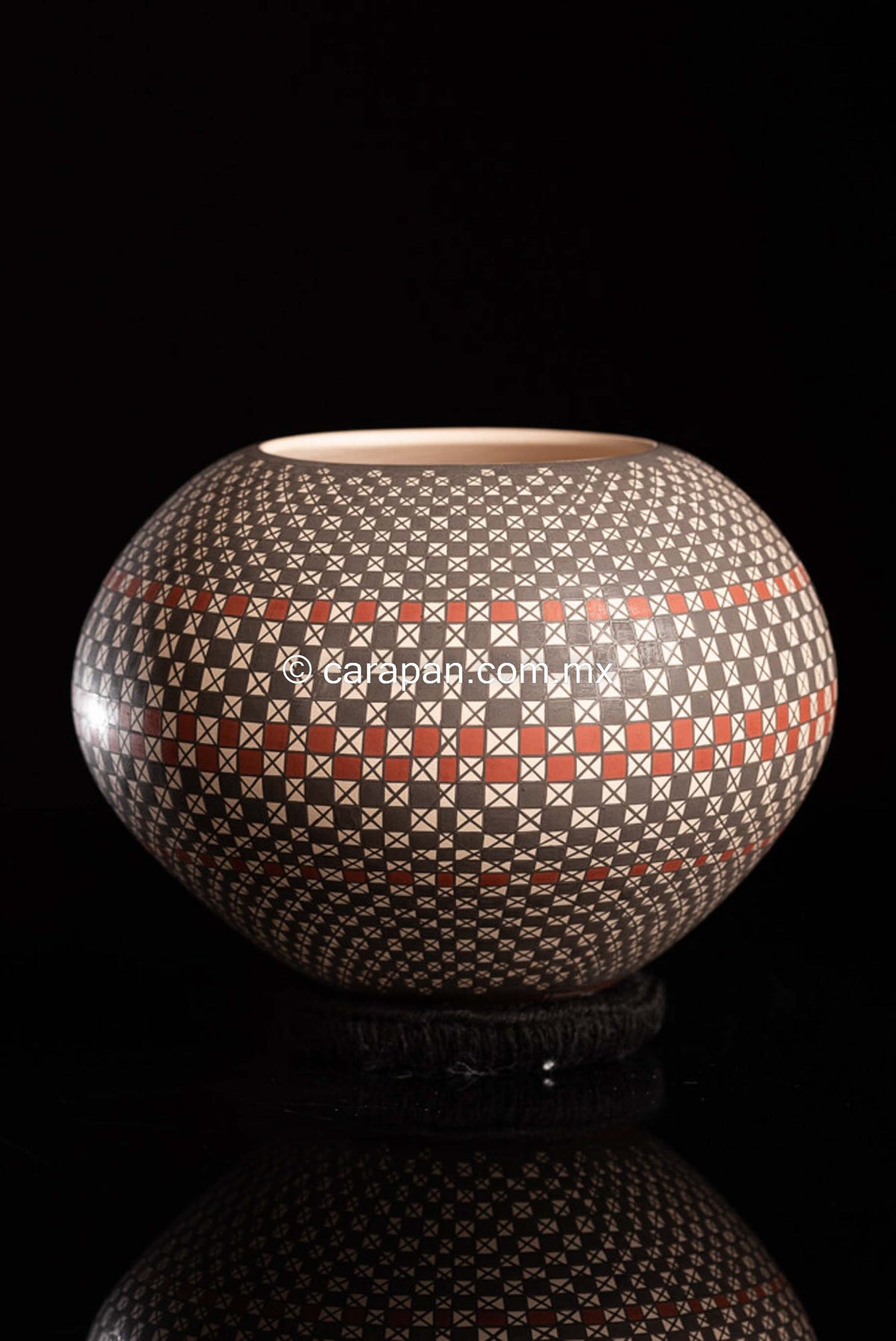 Mata-ortiz-small-pot-with-square-pattern