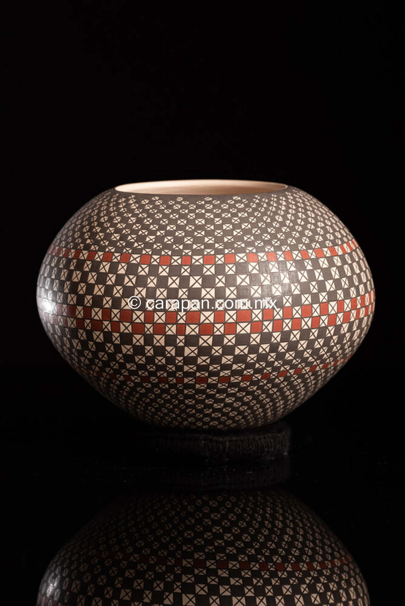 Mata-ortiz-small-pot-with-square-pattern