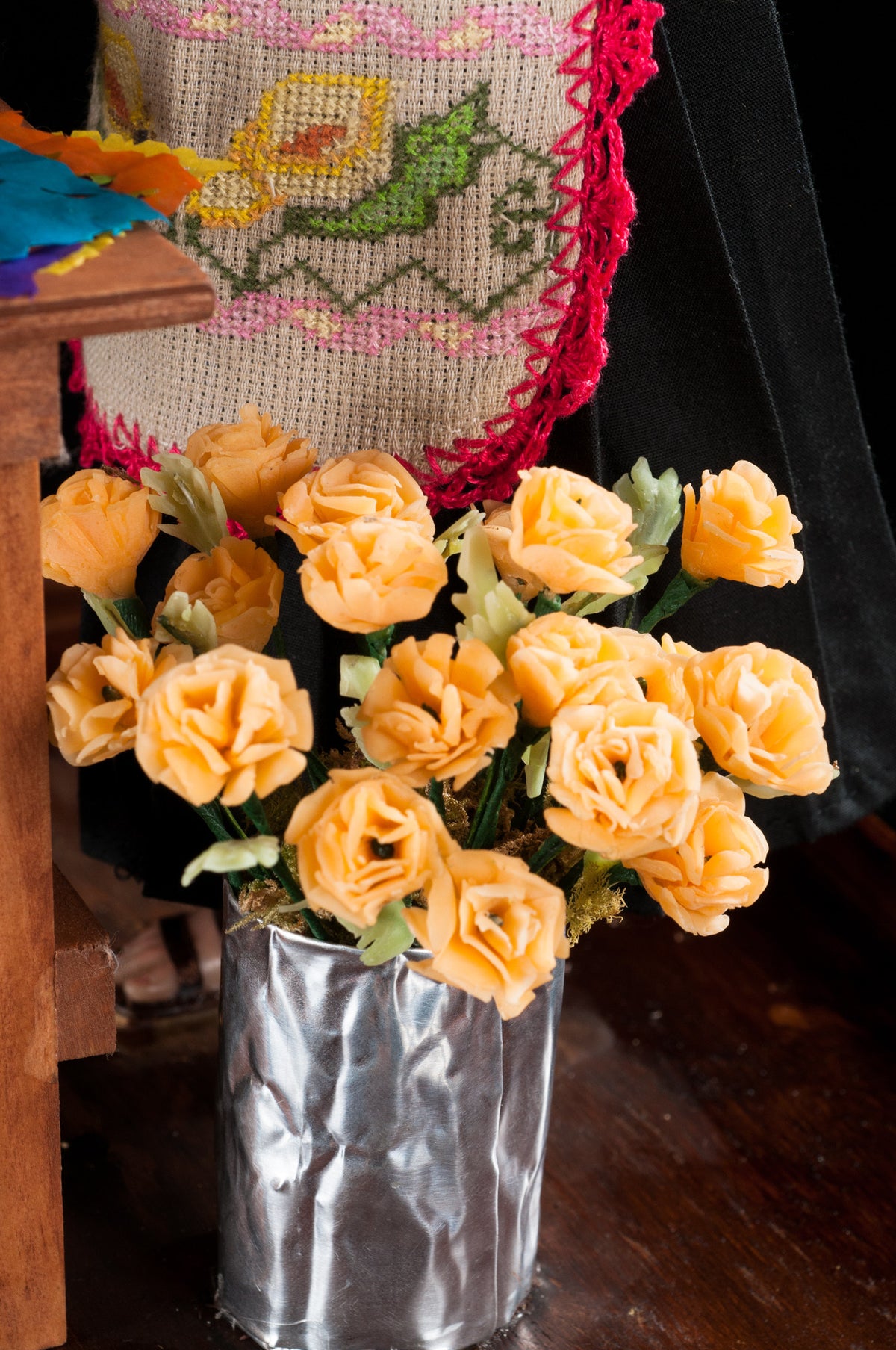 Mexican Art Wax Sculpture Couple Making day of the Dead Altar