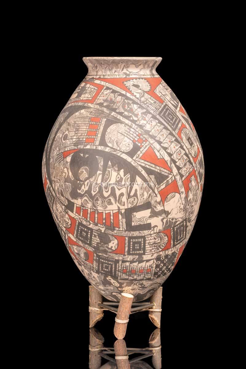 Mata Ortiz Marbled Pot Decorated with Geometric Patterns