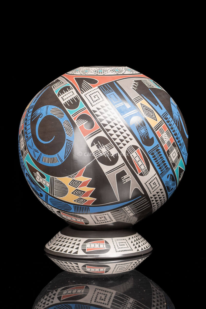 Mata Ortiz Ceramic Spheric Pot with Swirl Pattern