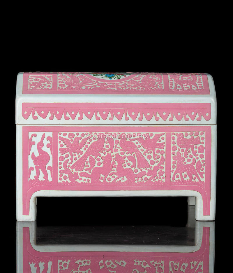  lacquered wood box decorated with an etched pink layer with birds over a white lacquer background 