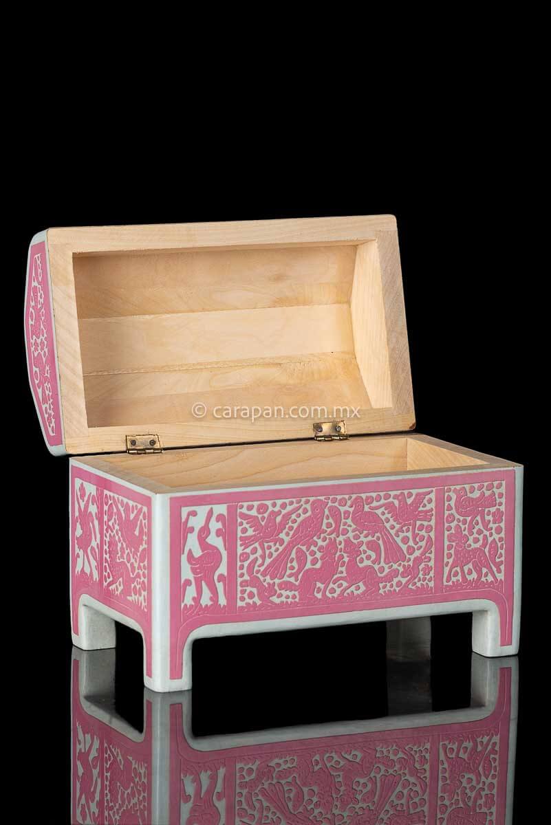  lacquered wood box decorated with an etched pink layer with birds over a white lacquer background 