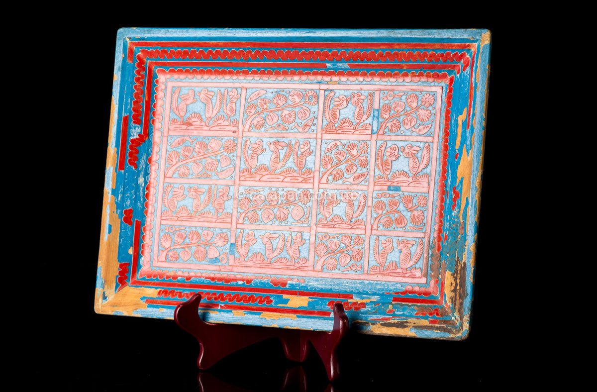Vintage Lacquered Wood Tray with a grid with etched animals in red over blue. Crafted in the 1960's in Olinalá Guerrero. Due to its vintage condition lacquer is peeled off in some areas. 