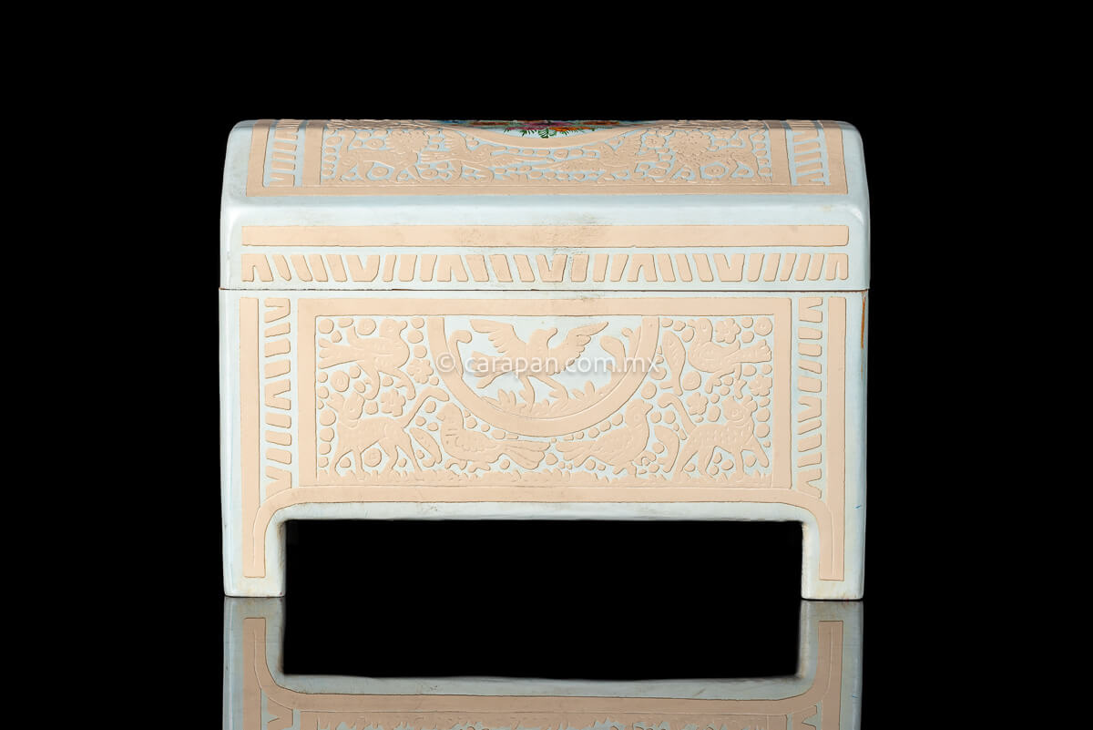 Beige Over White Lacquered wood Box