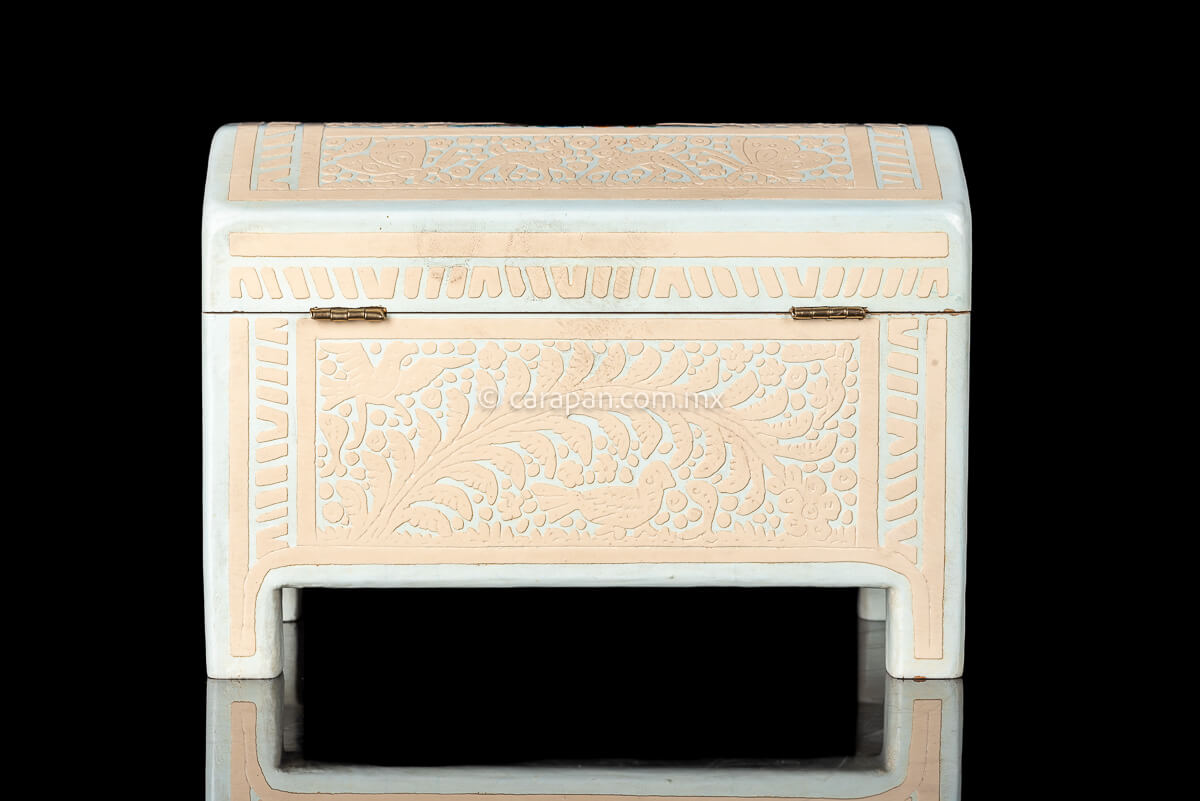 Beige Over White Lacquered wood Box