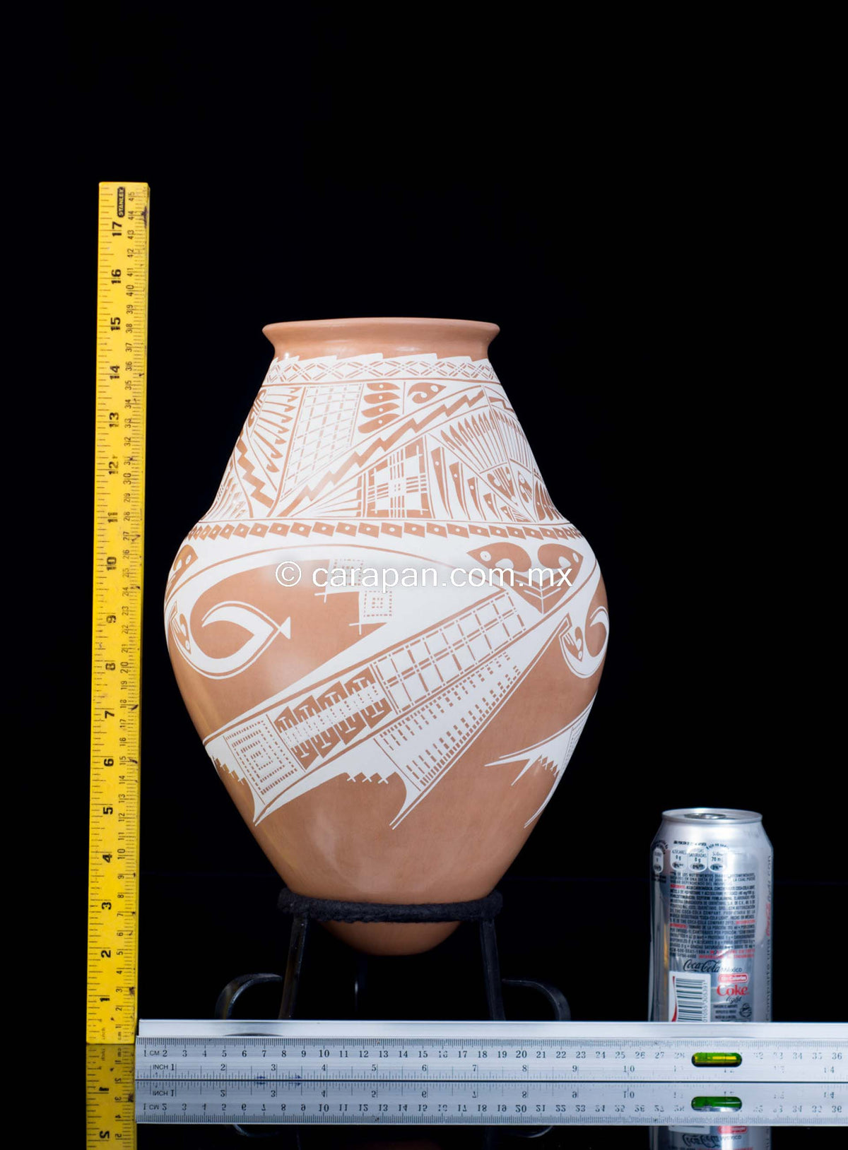 Clay pot Mata Ortiz Pottery from Chihuahua Mexico